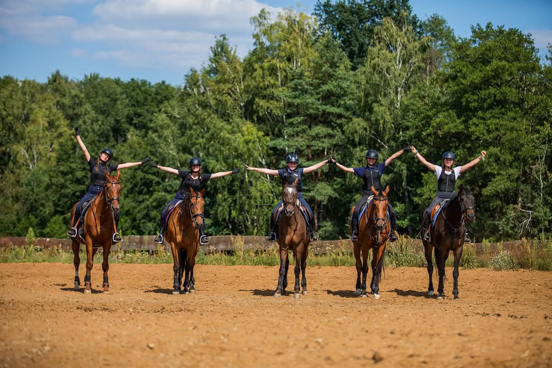 Obozy jeździeckie dla dzieci i młodzieży – KJ Huzar