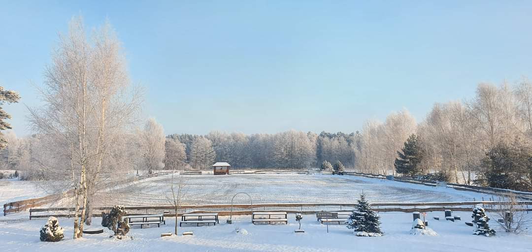 Zimowa panorama ośrodka KJ Huzar